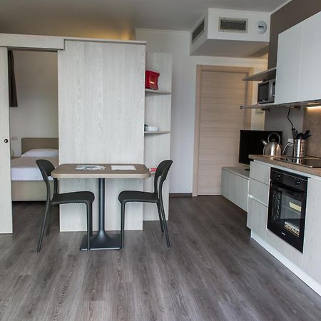 Апартаменти Residenza Luigina Варенна Номер фото