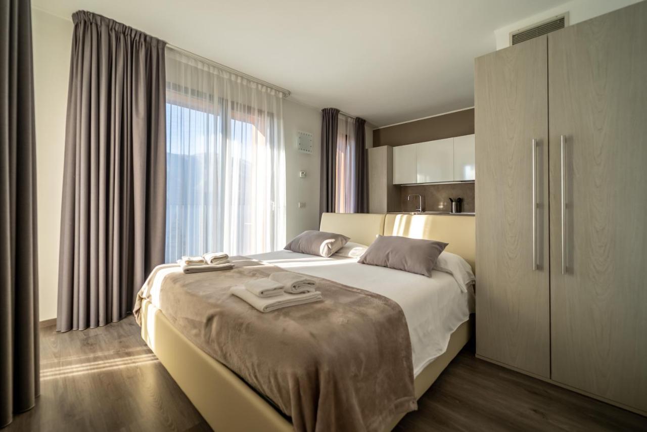 Апартаменти Residenza Luigina Варенна Екстер'єр фото