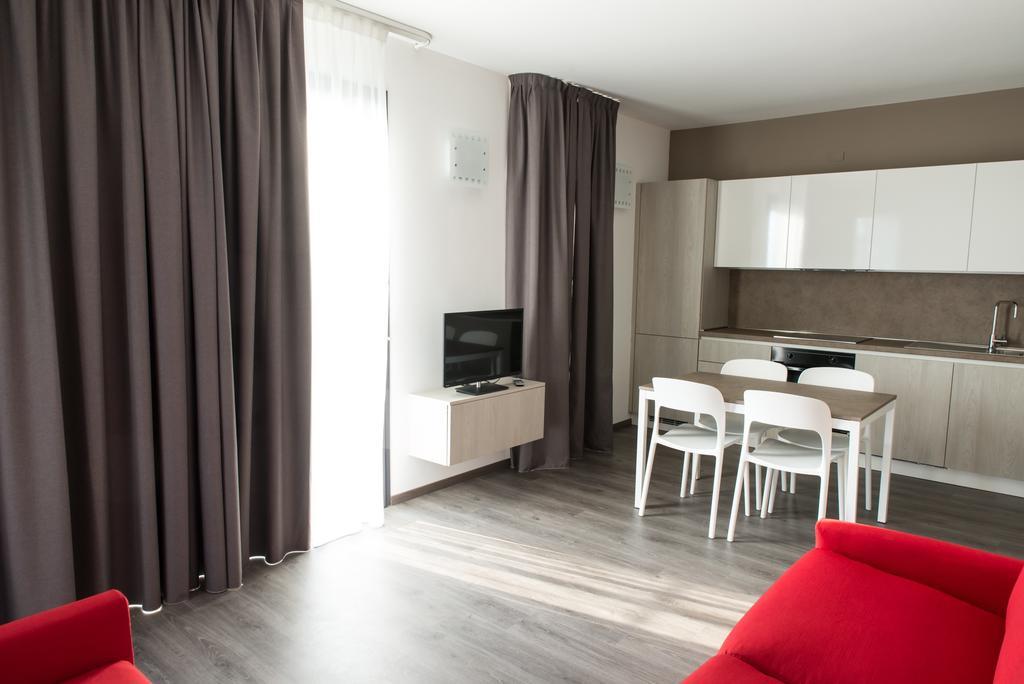 Апартаменти Residenza Luigina Варенна Номер фото