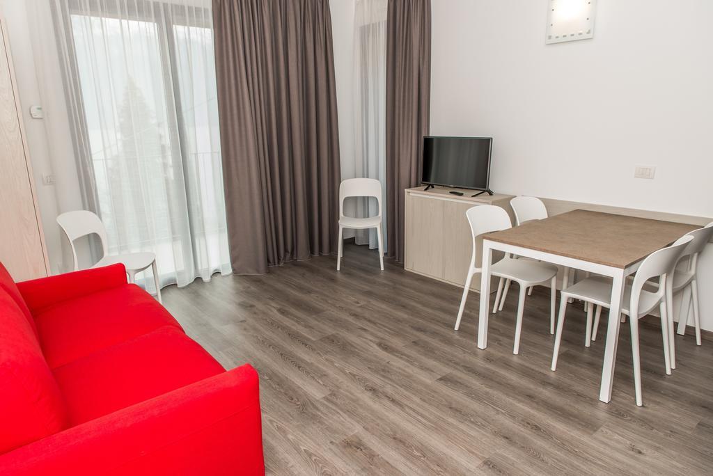 Апартаменти Residenza Luigina Варенна Номер фото
